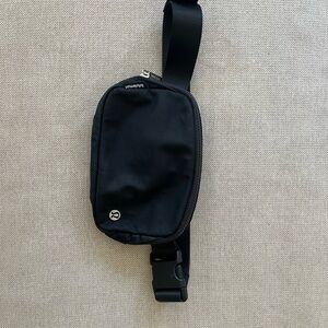 LULULEMON Everywhere Belt Bag 1L